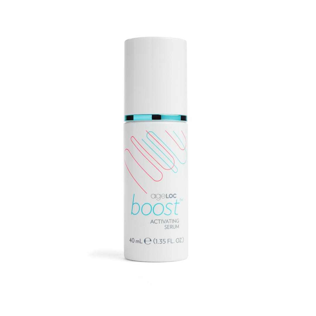 Produktfotografie. Front: ageLOC Boost Activating Serum, Dosierspender je 40ml.